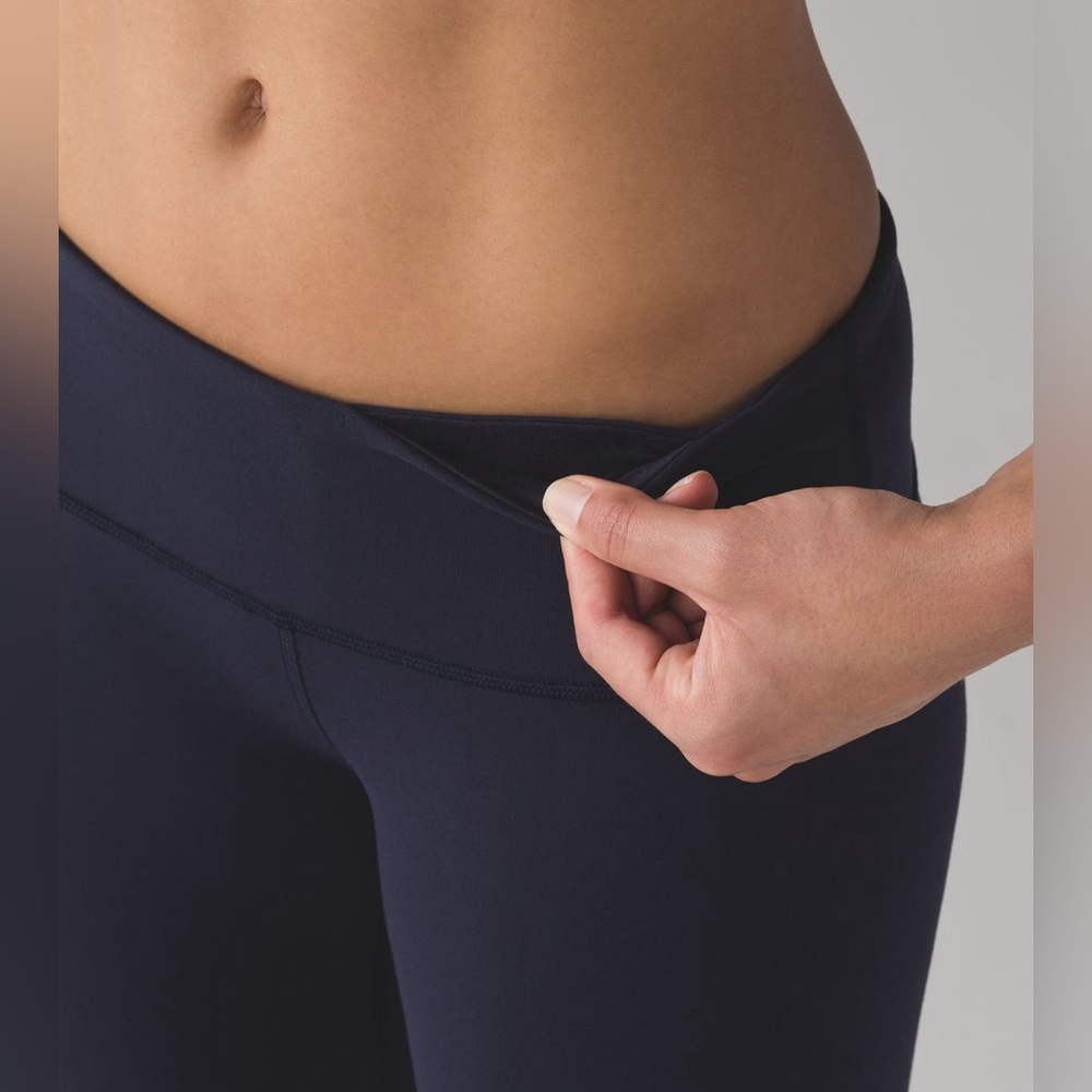 Lululemon Women’s Midnight Navy Wunder Under Low-Rise Tight (Full-On Luon)—4 - Picture 5 of 10